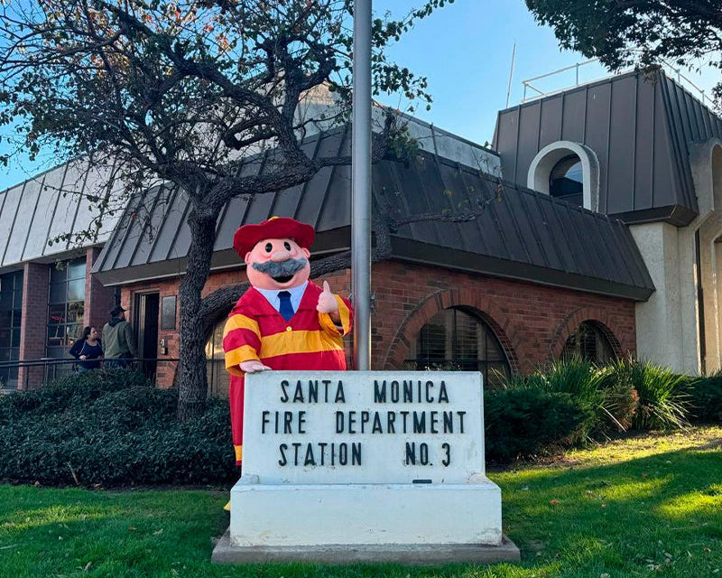 With Heart in Los Angeles: Dr. Simi Foundation and SíMiPlaneta Bring Relief to Those Affected